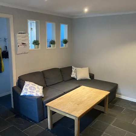 Kjellerleilighet Pa Lund- Sentrumsnaert I Kristiansand Appartement *