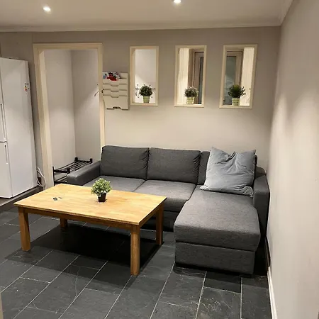 Appartement Kjellerleilighet Pa Lund- Sentrumsnaert I Kristiansand Kristiansand