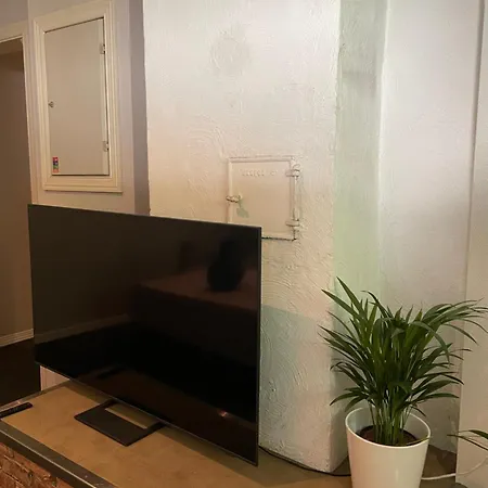 Kjellerleilighet Pa Lund- Sentrumsnaert I Kristiansand Appartement *